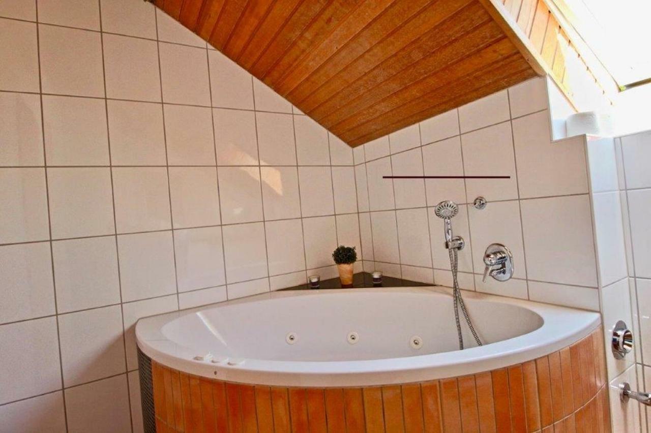 Ferienwohnung Mit Seeblick Und Dachterrasse In Ueberlingen Exteriör bild